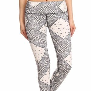 Boho print high waisted leggings are here‼️